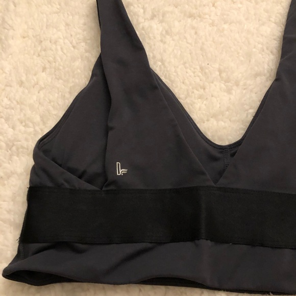 Deep V Sports Bra - Picture 3 of 4